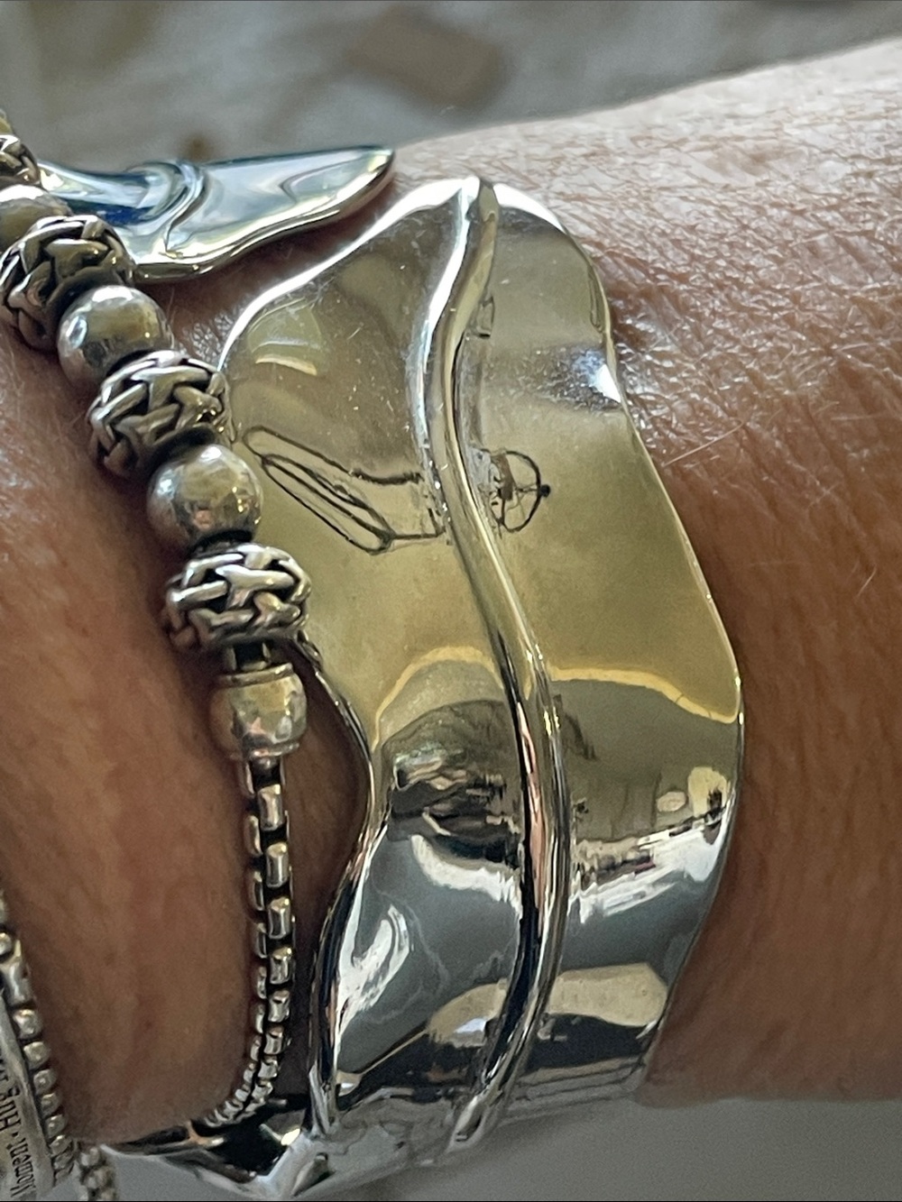 Milor Polished Stainless Steel Wave Cuff Bracelet - Picture 2 of 6